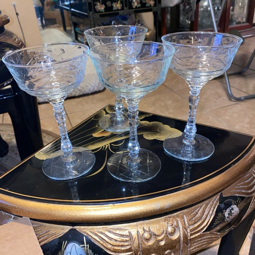 BOX41 Vintage Libbey Rock Elegant Crystal Glass Set of 4